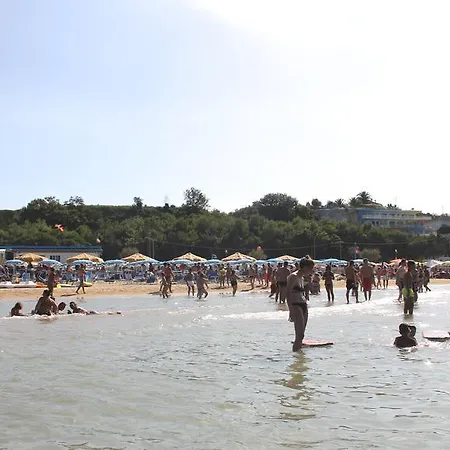 Verdemare مكان تخييم