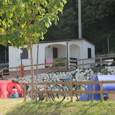 مكان تخييم Verdemare